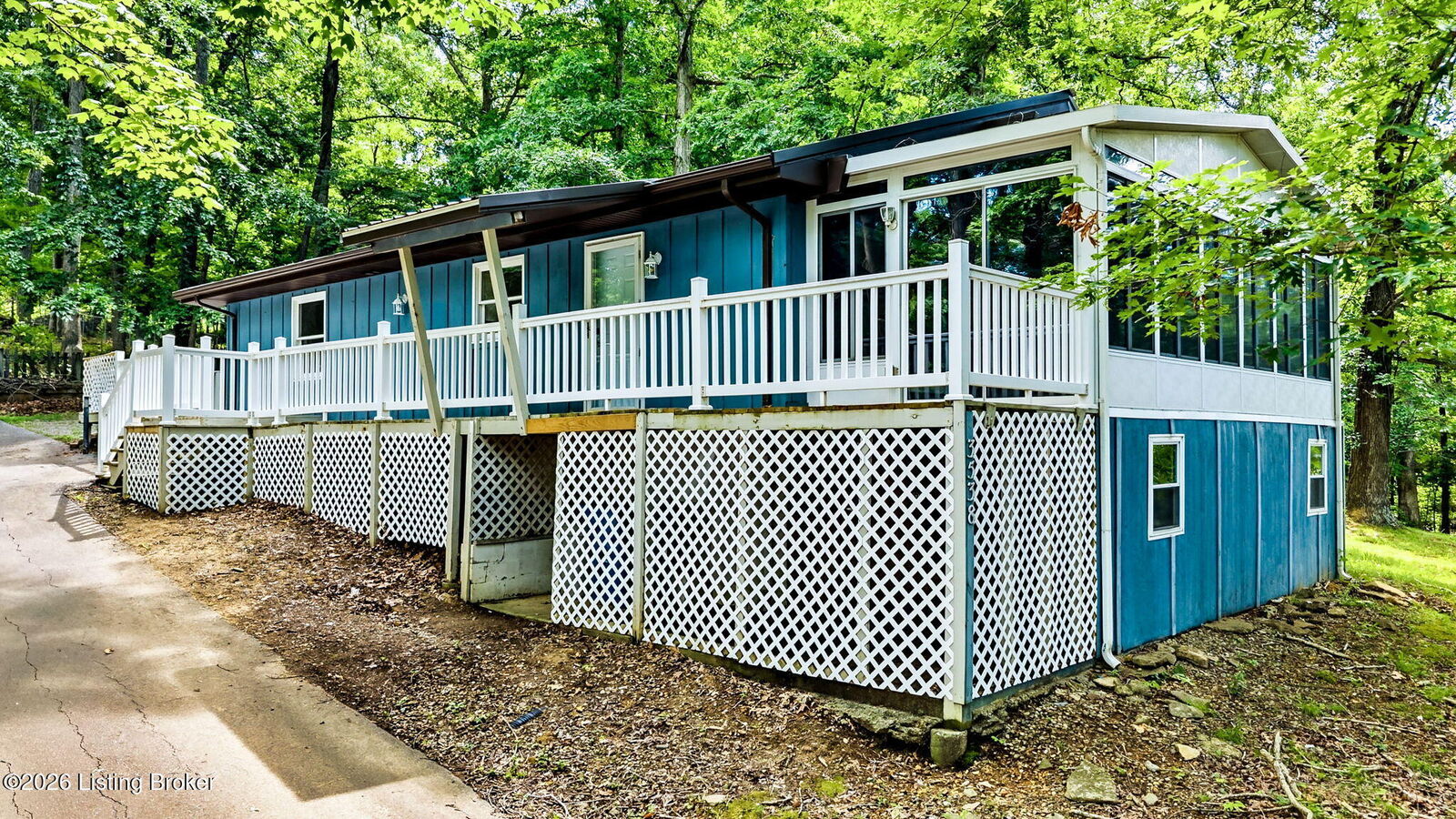 Property Photo: 3538 Doe Valley Pkwy KY 40108