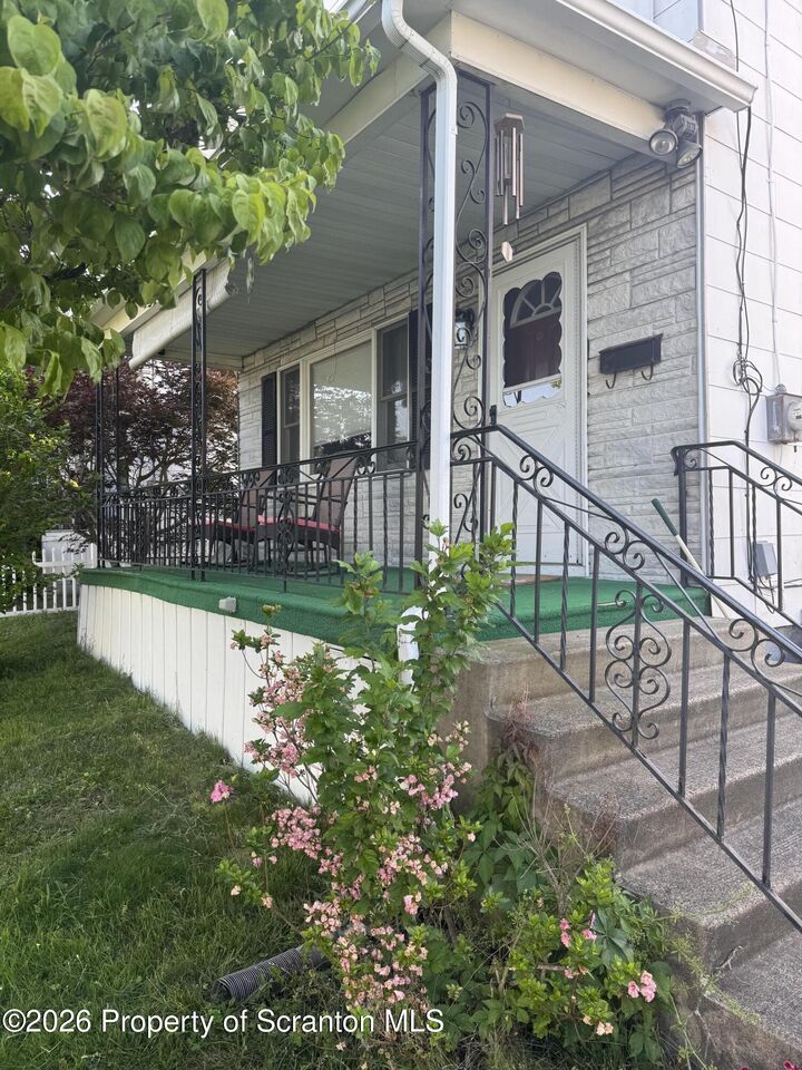 Property Photo: 731 Carmalt Street PA 18519