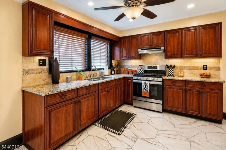 Property Photo:  216 Academy St 2  NJ 07079 