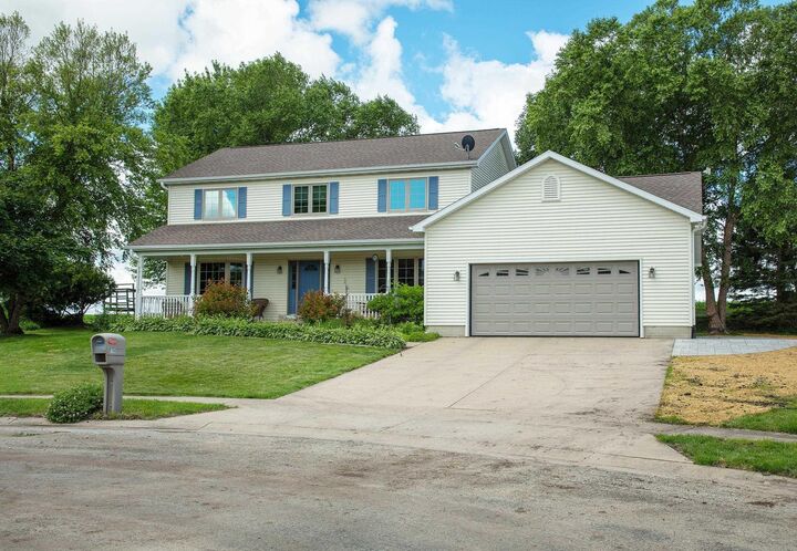 Property Photo: 104 Maple Circle IA 50677