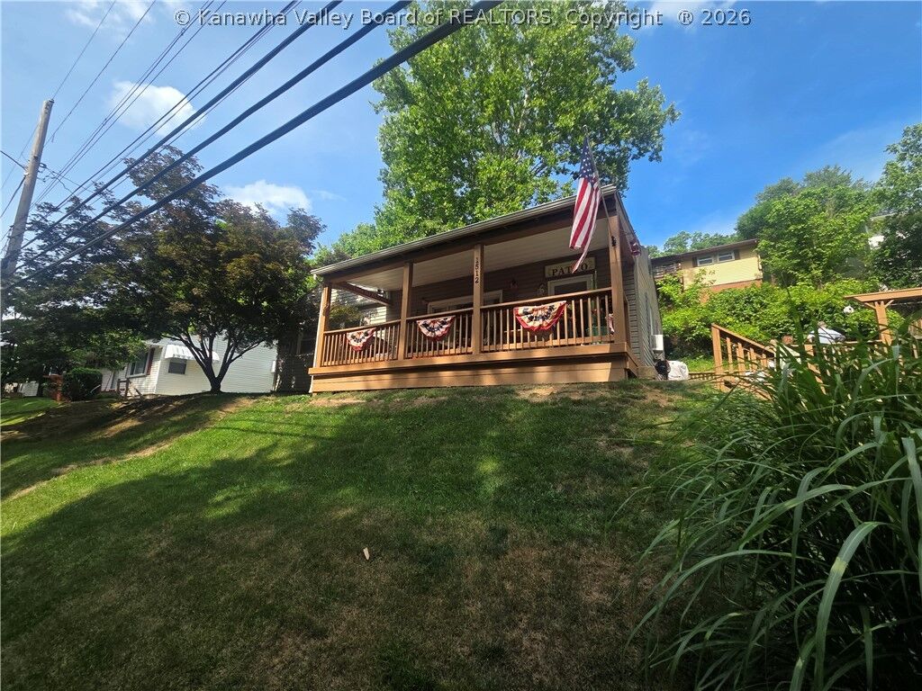 Property Photo:  1512 Valley Drive  WV 25303 
