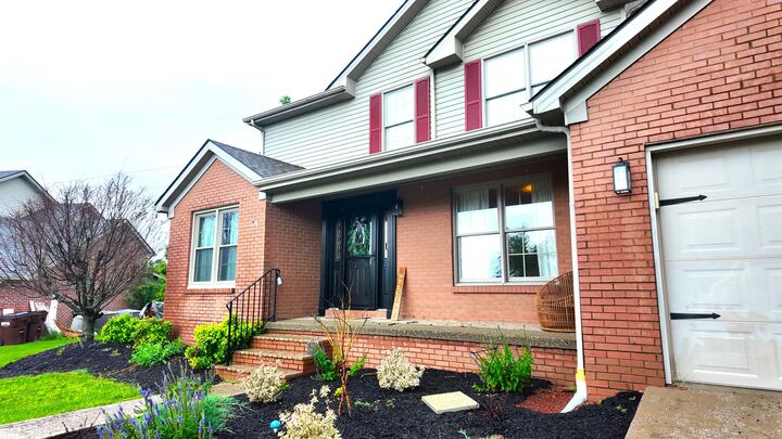 Property Photo: 716 Hackney Court KY 40475