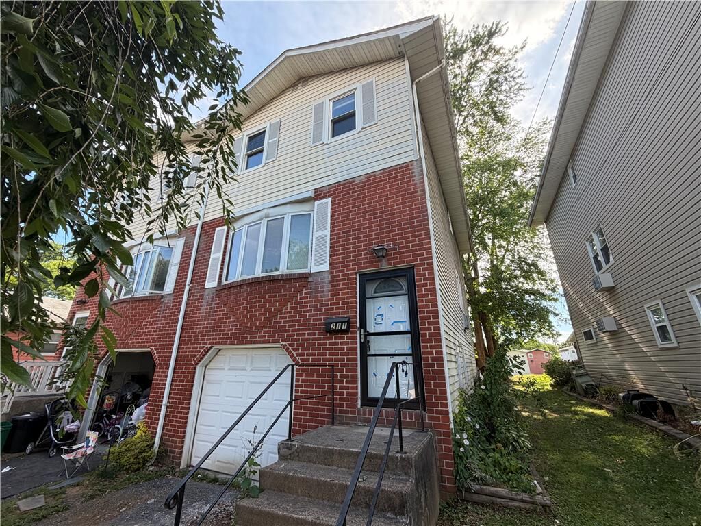 Property Photo: 211 10th Avenue PA 18018