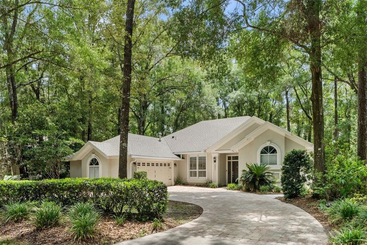 Property Photo: 4471 SW 101st Drive FL 32608