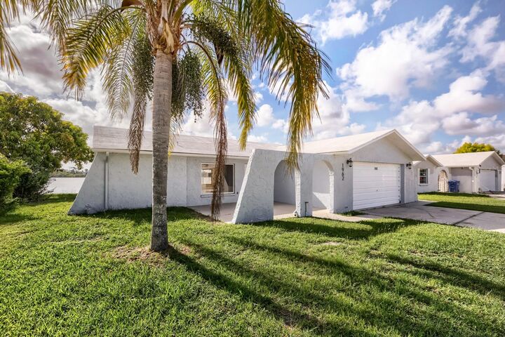 Property Photo: 1962 Society Drive FL 34691