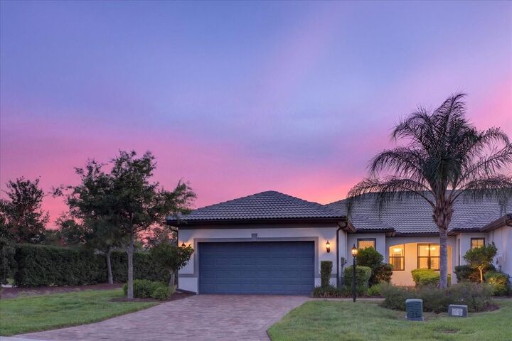 Property Photo:  17658 Camden Drive  FL 34202 