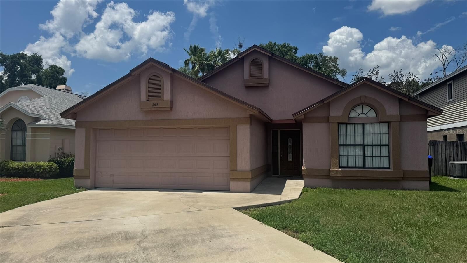 Property Photo: 265 River Chase Drive FL 32807