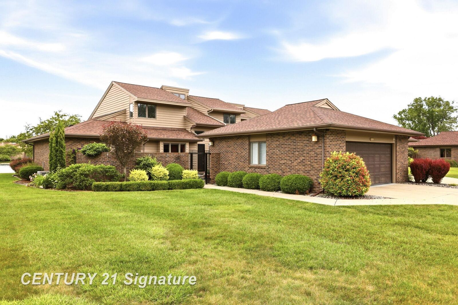 Property Photo:  2715 Inverness Drive  MI 48706 