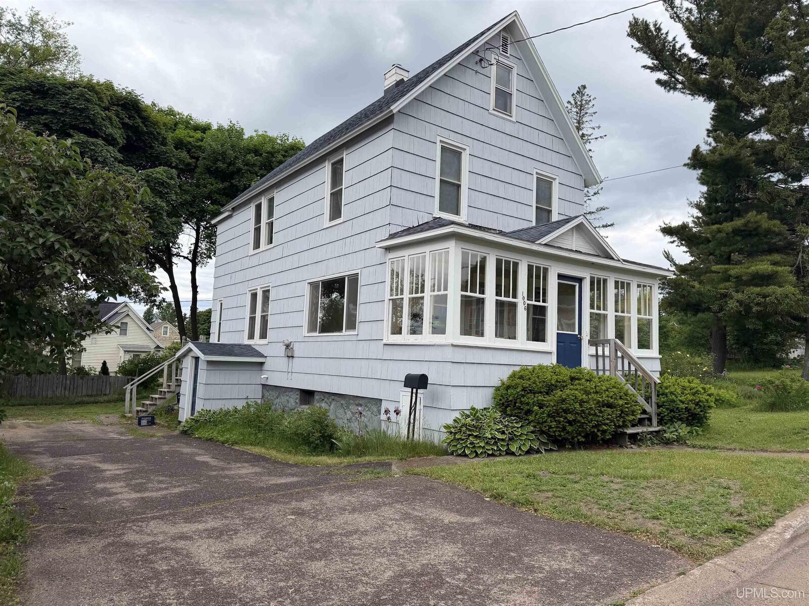 Property Photo:  1006 2nd Street  MI 49930 
