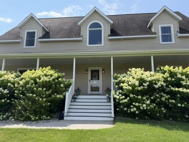 Property Photo:  1415 First Street  MI 49454 