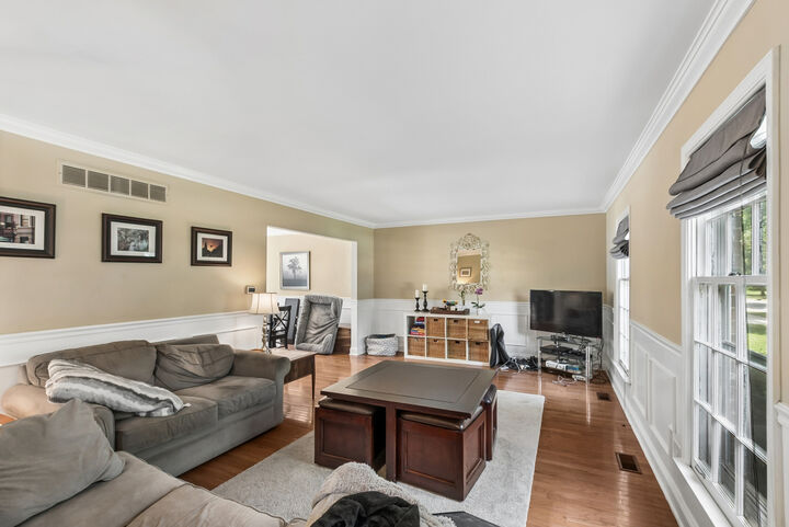 Property Photo:  3933 Cumnor Road  IL 60515 