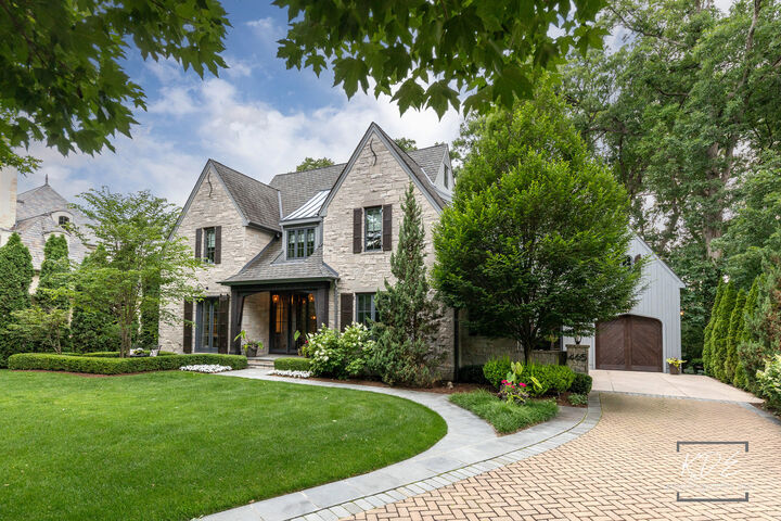 Property Photo:  465 White Oak Drive  IL 60540 