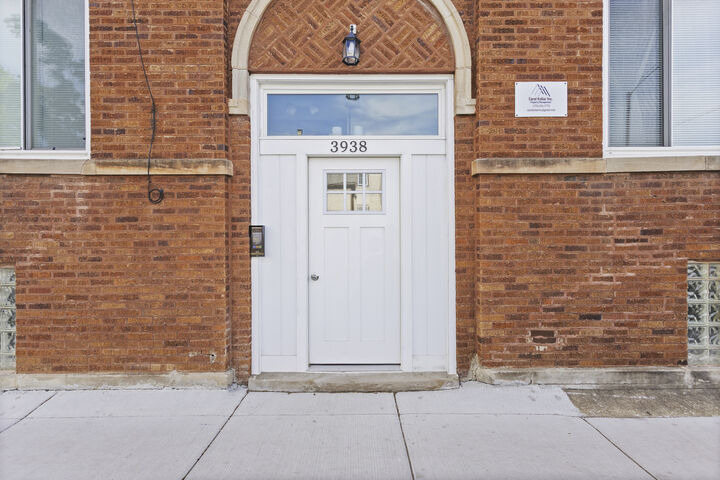 Property Photo: 3938 N Austin Avenue 2N IL 60634