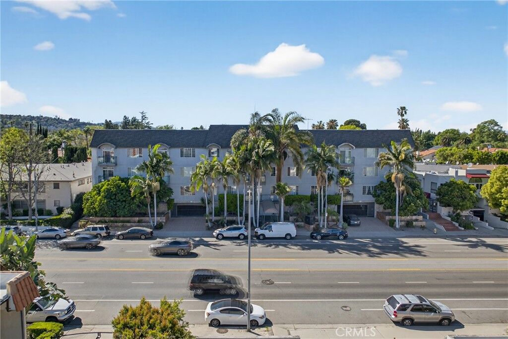 Property Photo:  4441 Woodman Avenue 107  CA 91423 