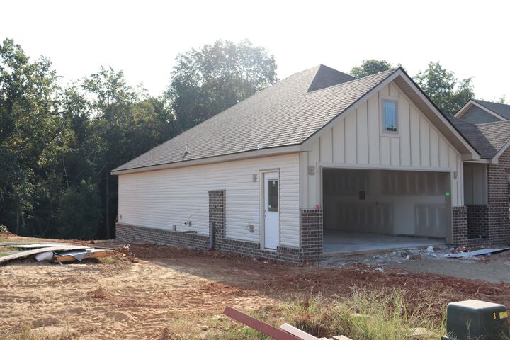 Property Photo:  597 Willow Park Dr  TN 37043 