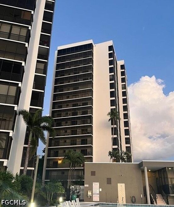 Property Photo: 1920 Virginia Avenue 1402 FL 33901