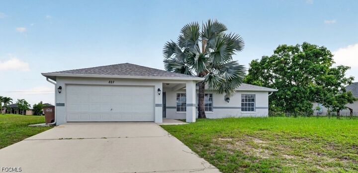 Property Photo: 827 SW 29th Terrace FL 33914
