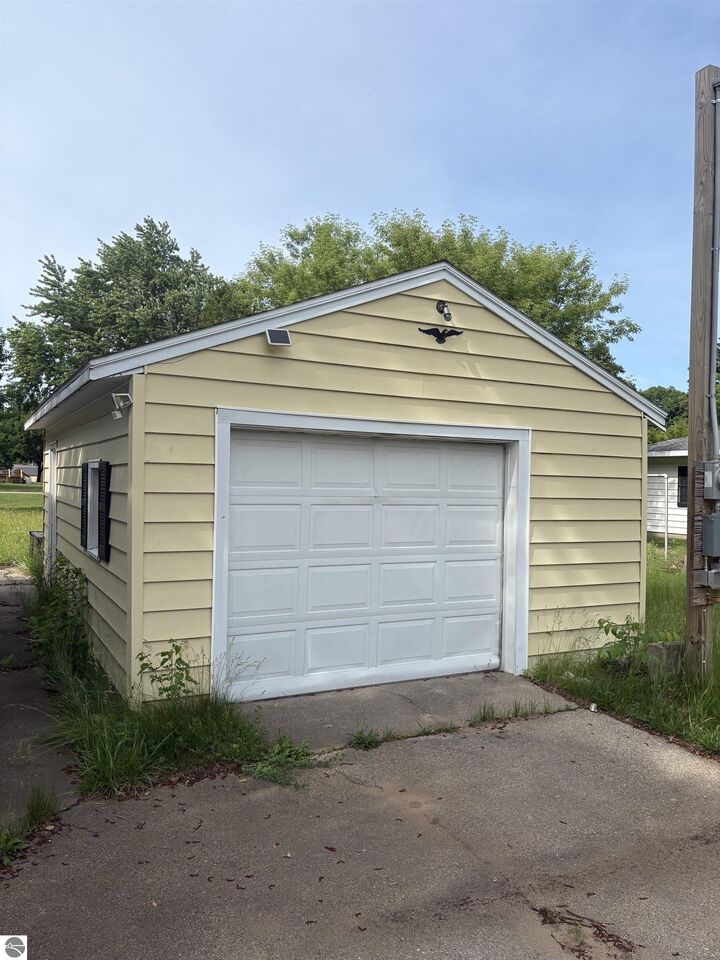 Property Photo: 2507 Nelson Street MI 49675