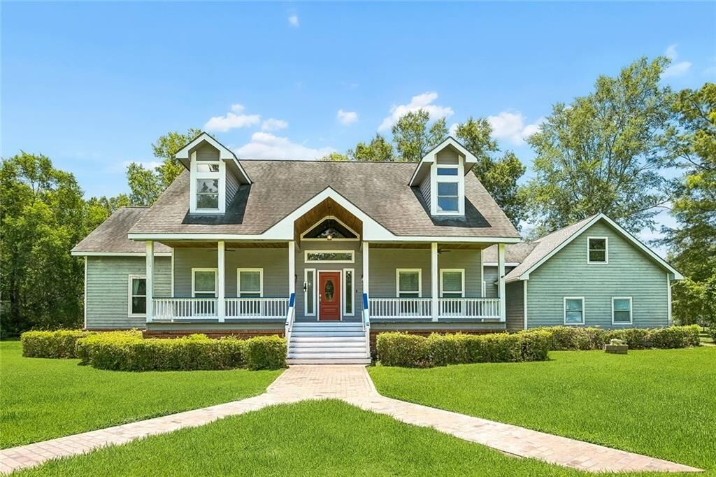 Property Photo:  301 Shady Oak Lane  LA 70471 