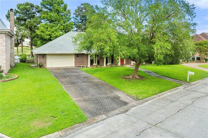 Property Photo:  178 Chateau Latour Drive  LA 70065 