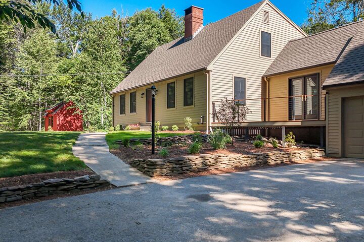 Property Photo:  11 Ridgewood Drive  NH 03848 