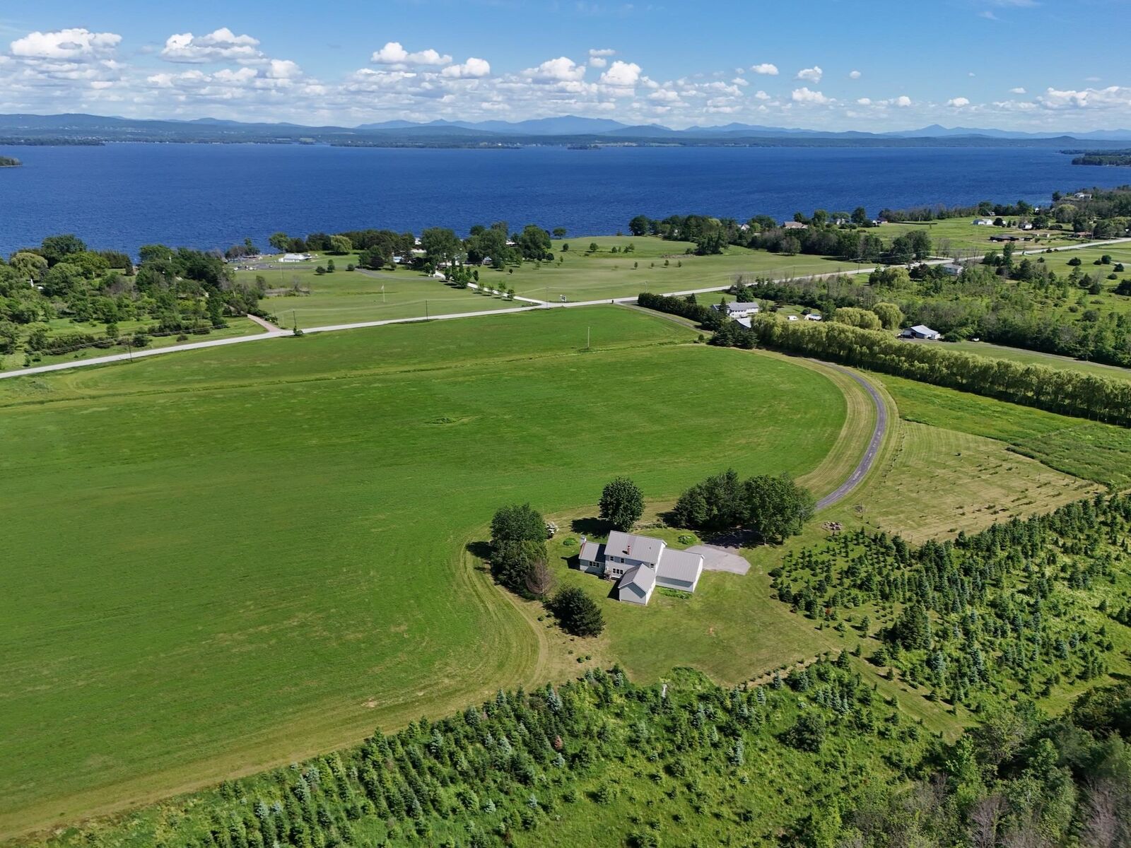 Property Photo: 2687 US Route 2 VT 05474