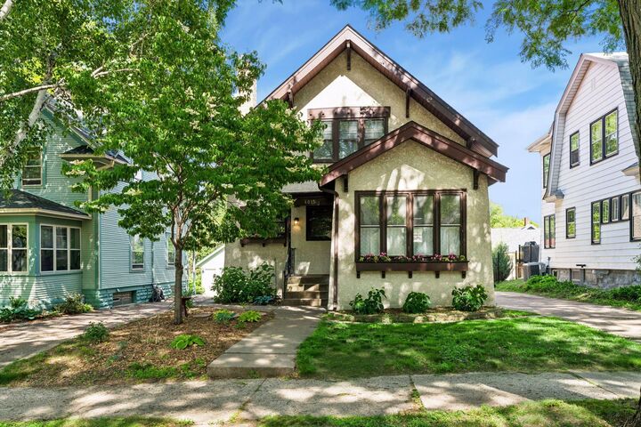 Property Photo: 4015 Wentworth Avenue MN 55409