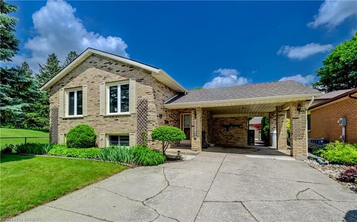 Property Photo:  180 Balmoral Drive  ON N3R 7N5 