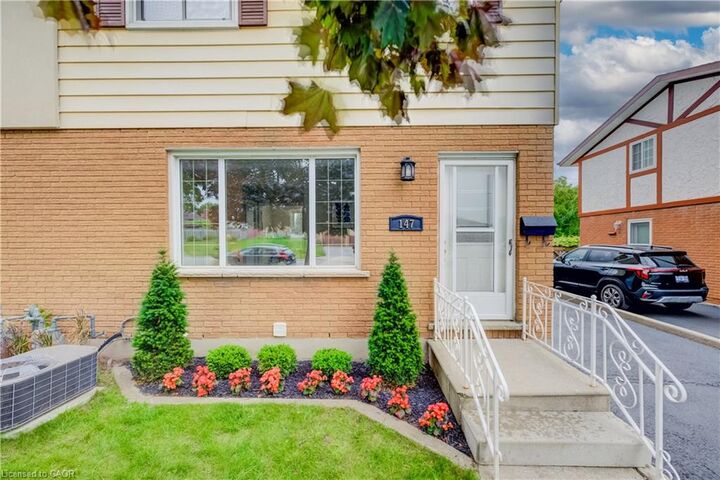 Property Photo:  147 Moffat Drive  ON N1R 6C1 