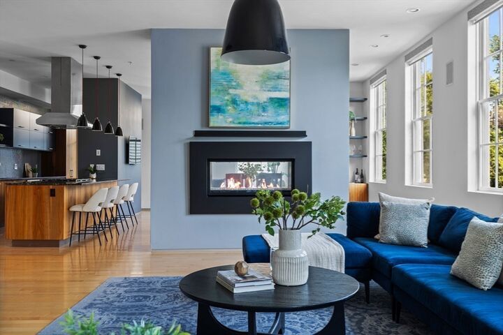Property Photo:  618 East 2nd St 2  MA 02127 
