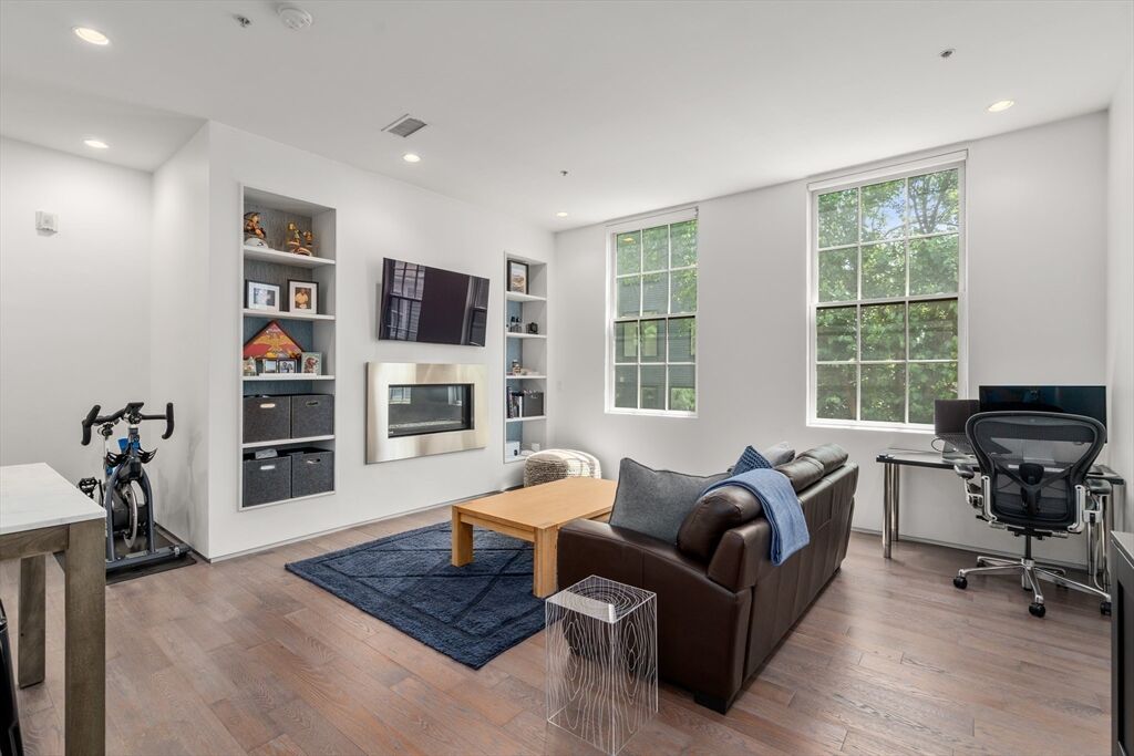 Property Photo:  618 E Second Street 3  MA 02127 