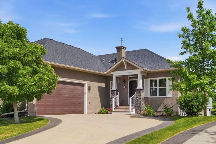 Photo de la propriété:  25 Ravine Drive  AB T1S 4H3 
