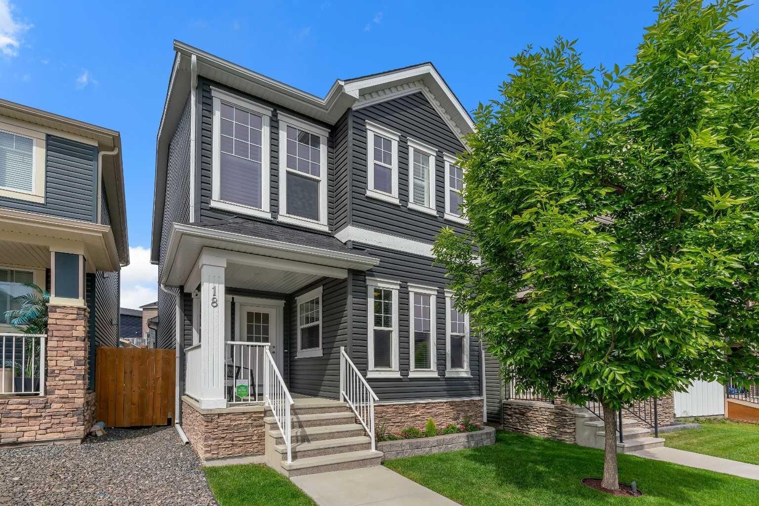 Property Photo:  18 Evanscrest Rise NW  AB T3P 0R7 