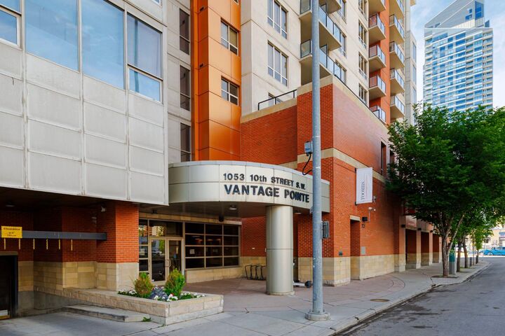 Property Photo:  1053 10 Street SW 1005  AB T2R 1S6 