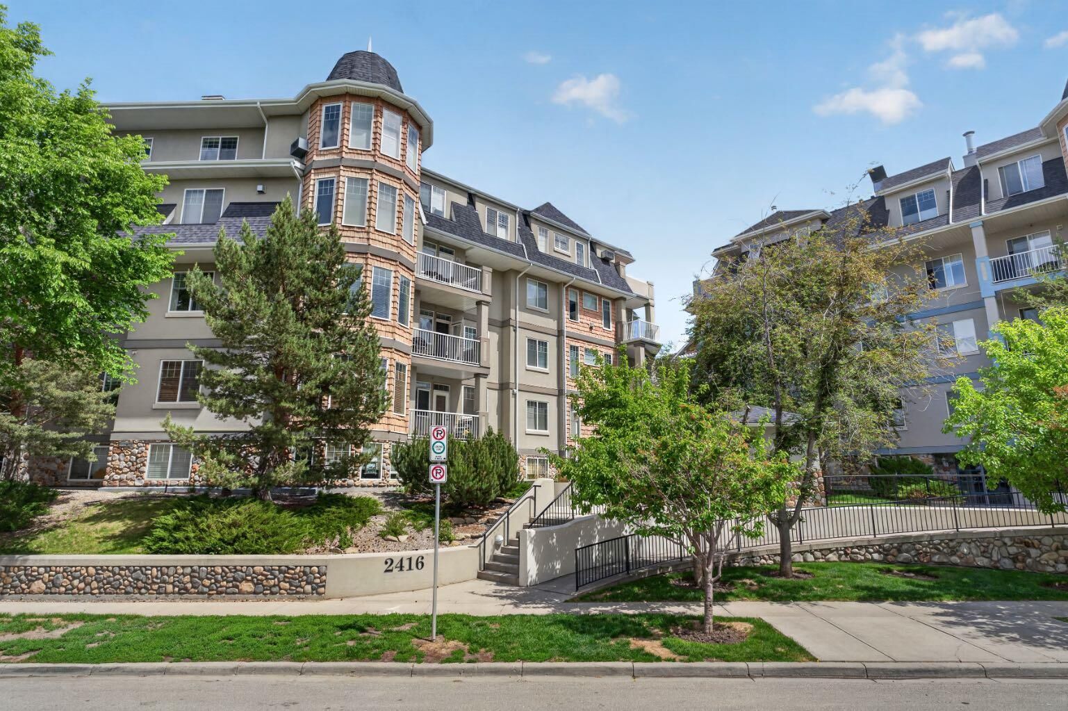 Property Photo: 2416 Erlton Street SW 504 AB T2S 3B7