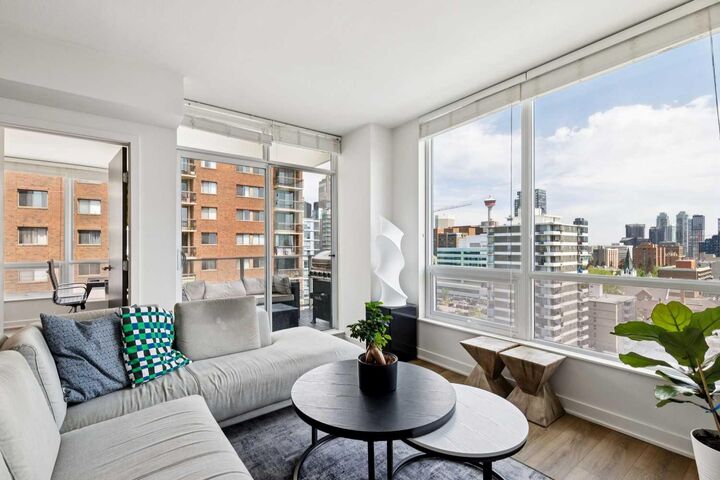 Property Photo: 626 14 Avenue SW 1203 AB T2R 0X4