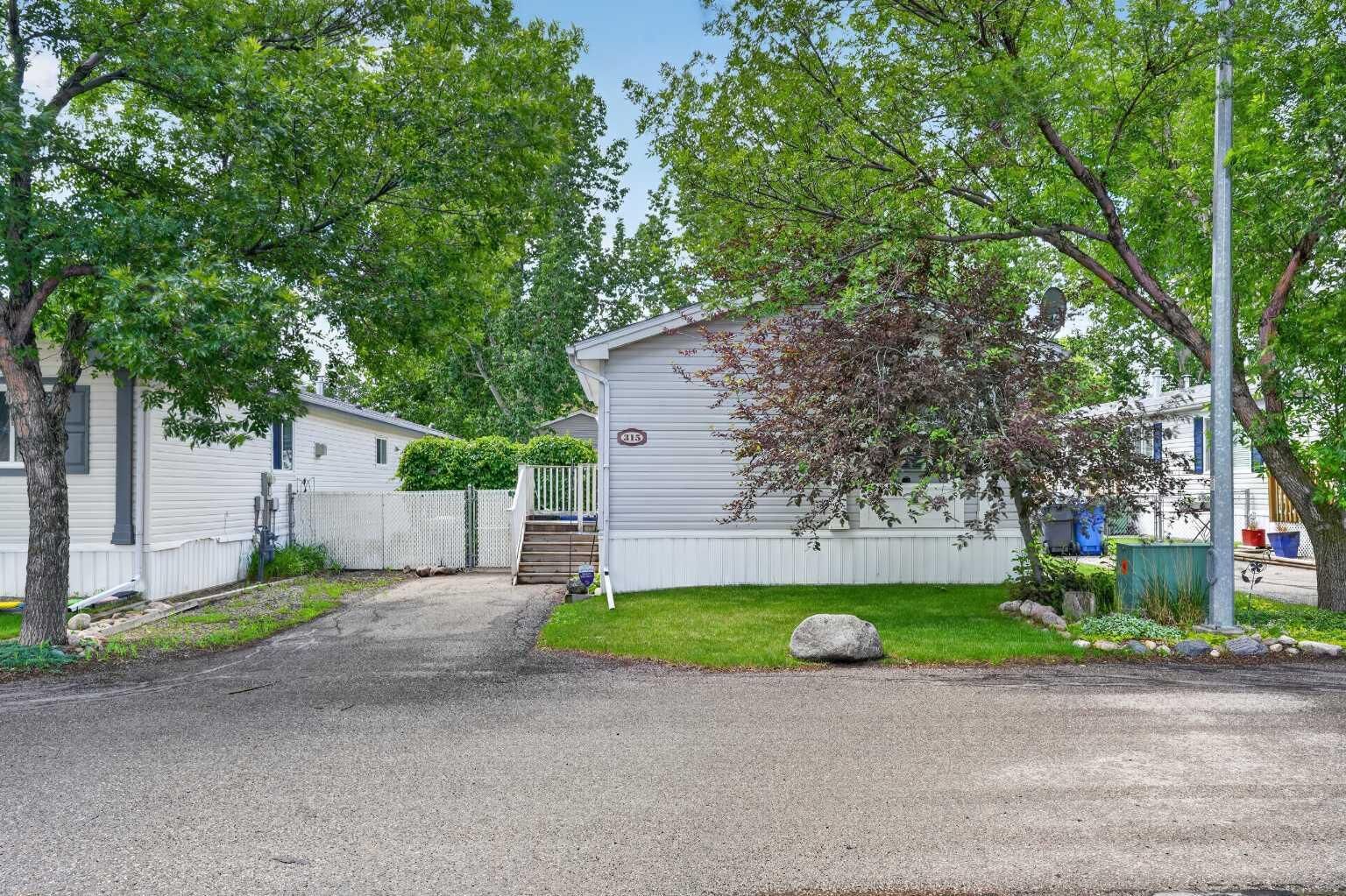 Property Photo:  315 Yardmaster  AB T1M 1P6 