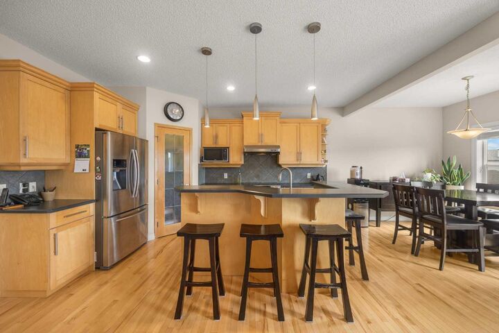 Property Photo:  35 Covepark Place NE  AB T3K 5Z8 