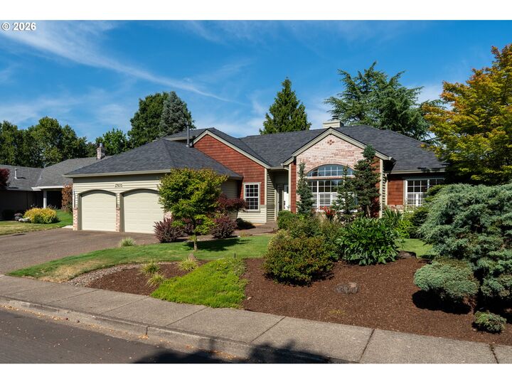 Property Photo:  29653 SW Camelot St  OR 97070 