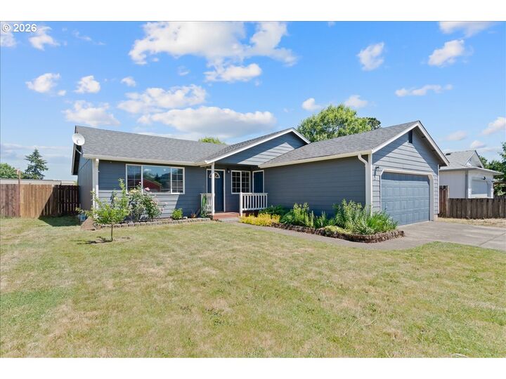 Property Photo: 571 Mc Call Way OR 97370