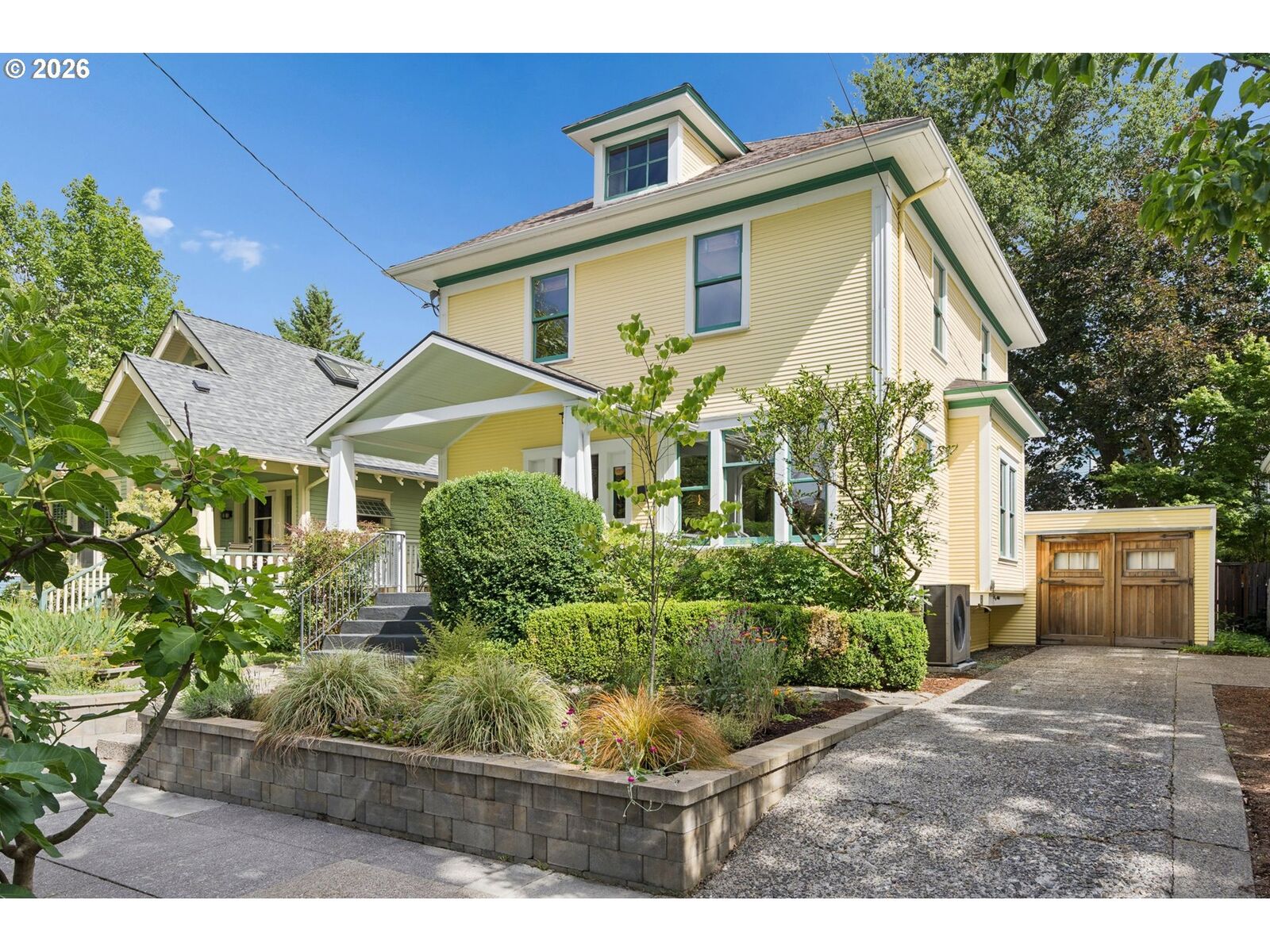 Property Photo:  4011 SE Salmon St  OR 97214 