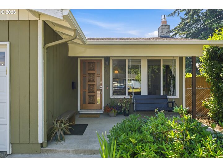 Property Photo:  7434 SE 51st Ave  OR 97206 