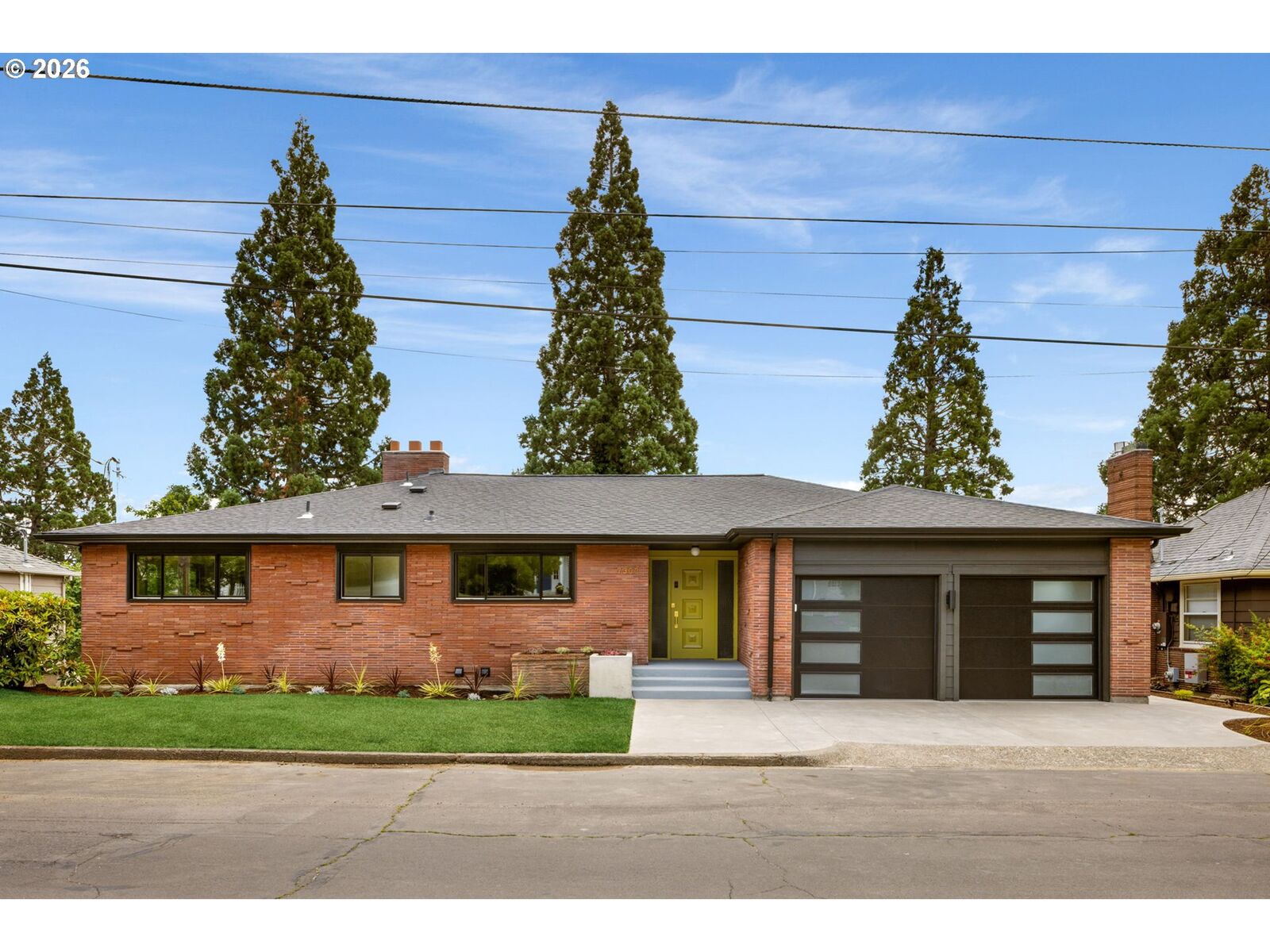 Property Photo: 7300 NE Sacramento St OR 97213