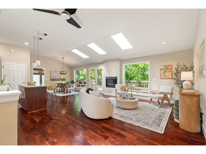 Property Photo:  1005 S Shore Blvd  OR 97034 