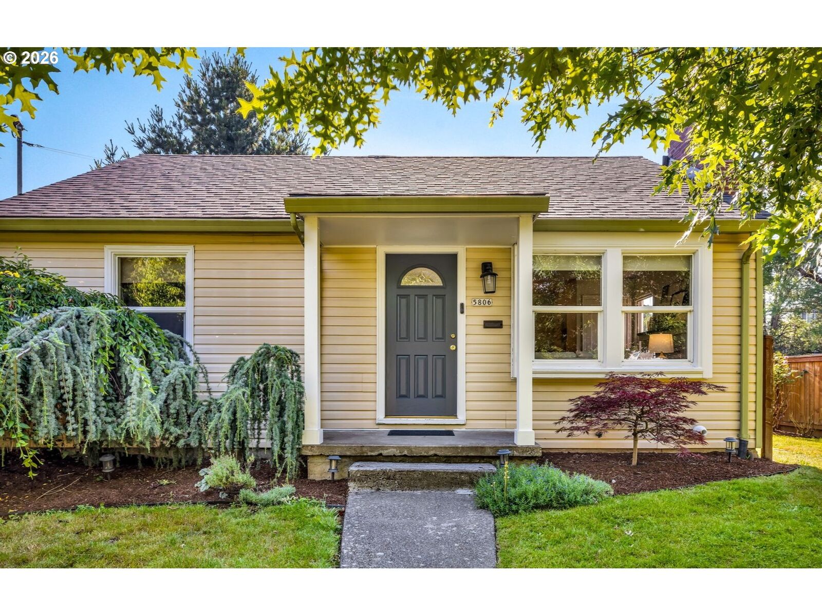 Property Photo:  5806 NE 32nd Pl  OR 97211 