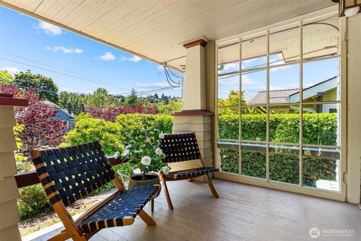 Property Photo: 1916 E McGraw Street WA 98112