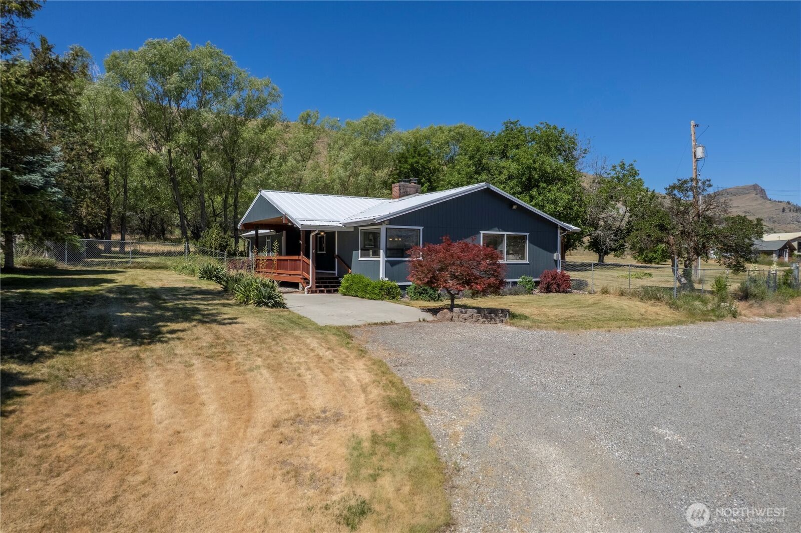 Property Photo:  301  Main Street  WA 98849 
