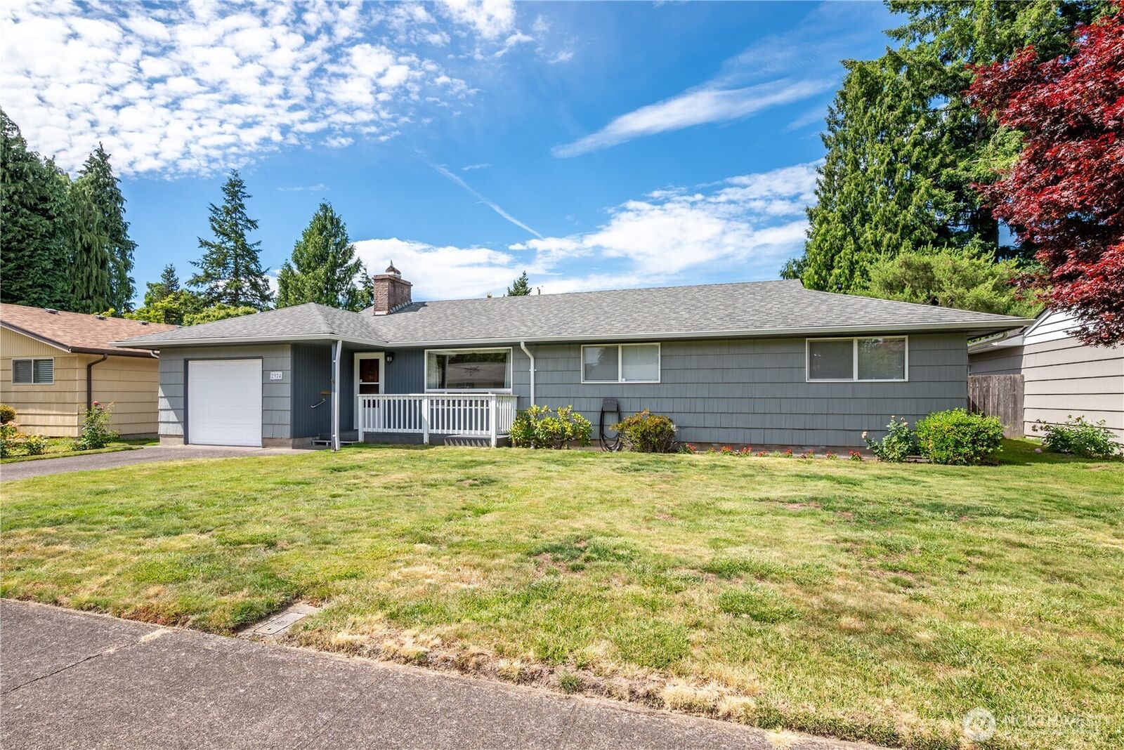 Property Photo: 2924 Magnolia Street WA 98632