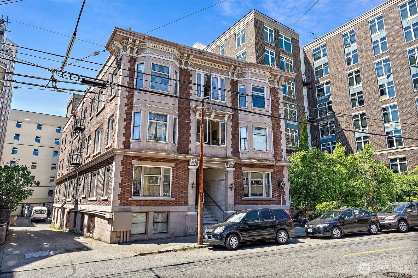 Property Photo: 115 Bellevue Avenue E 105 WA 98102