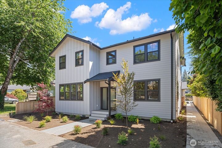 Property Photo: 315 SE Andrews Street WA 98027